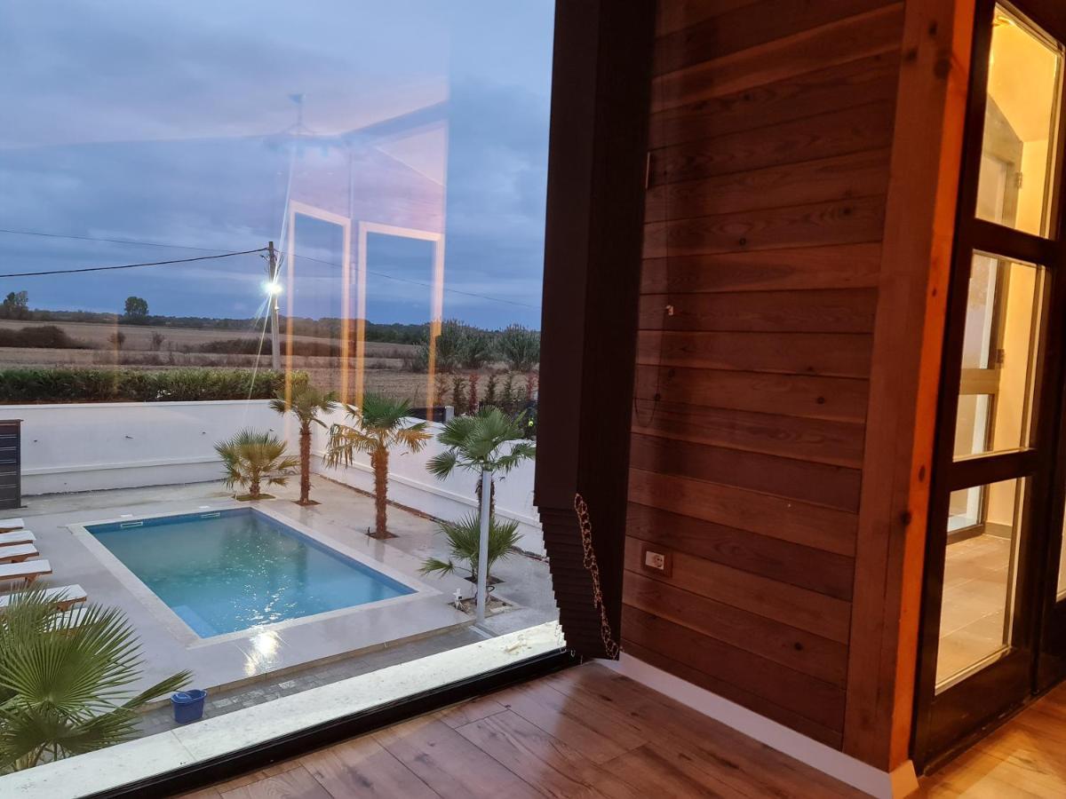 Rrushkull  Isea Wood Villa מראה חיצוני תמונה
